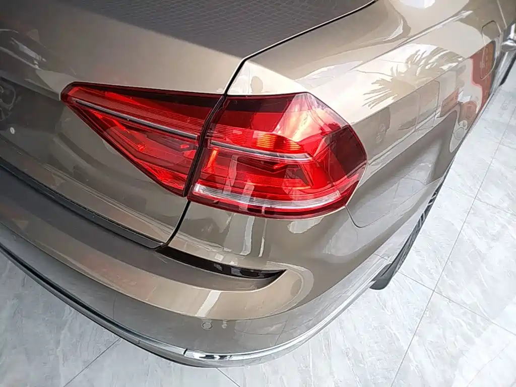 Volkswagen Passat — миниатюра 8