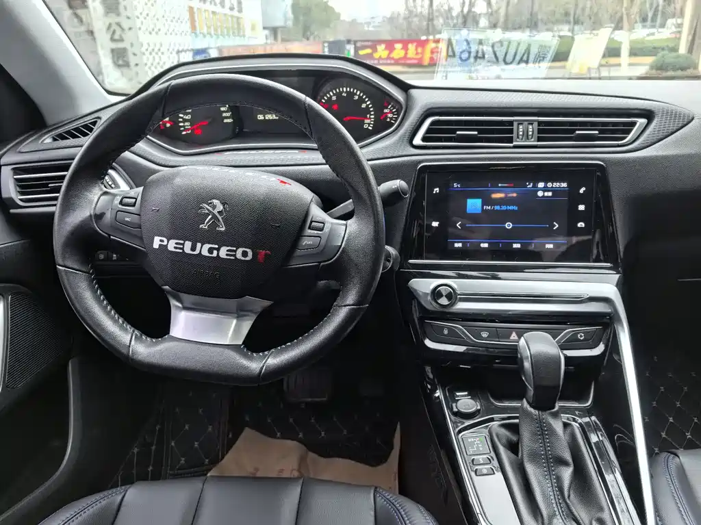 Peugeot 308 2018 1.6L AT Luxury