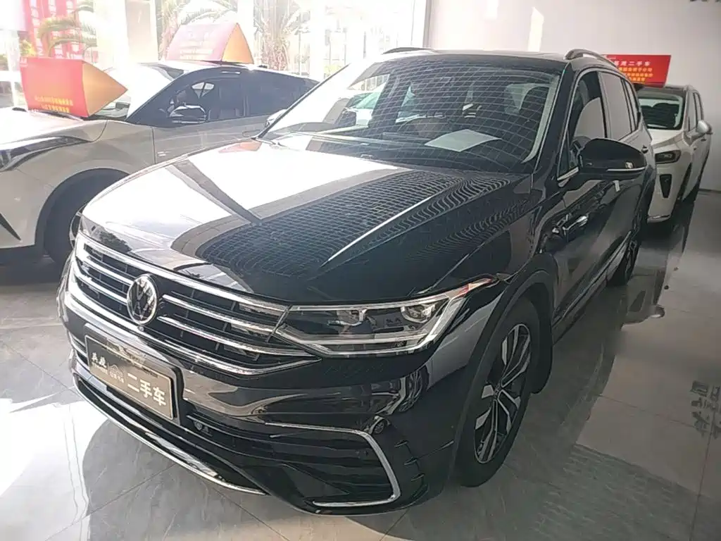 Volkswagen Tiguan L — миниатюра 2