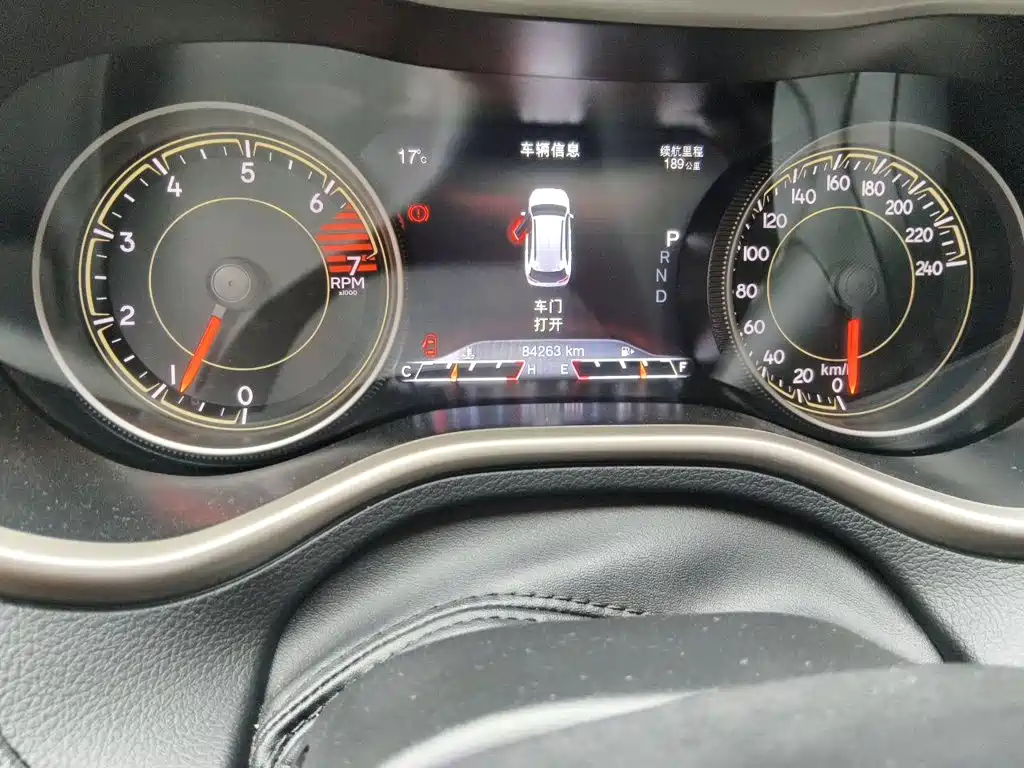Jeep Cherokee — миниатюра 13
