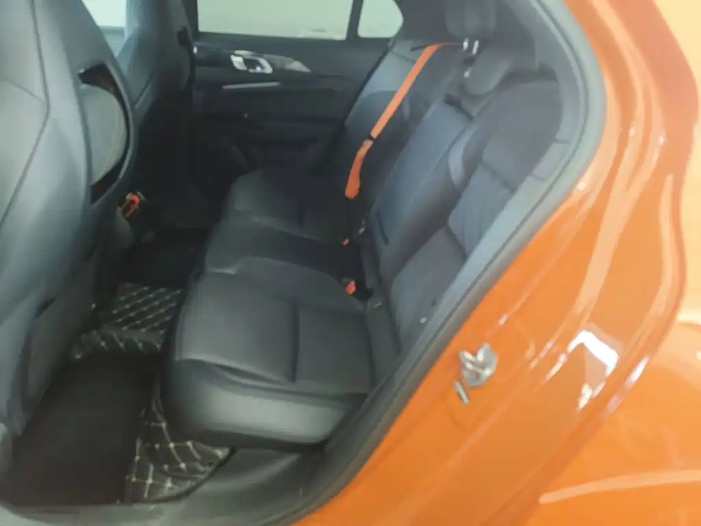 Lynk & Co 02 Hatchback — миниатюра 17