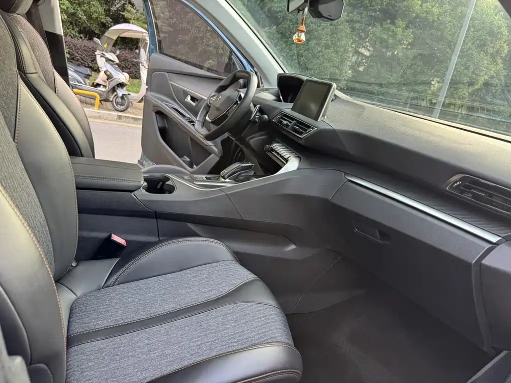 Peugeot 5008 — миниатюра 7
