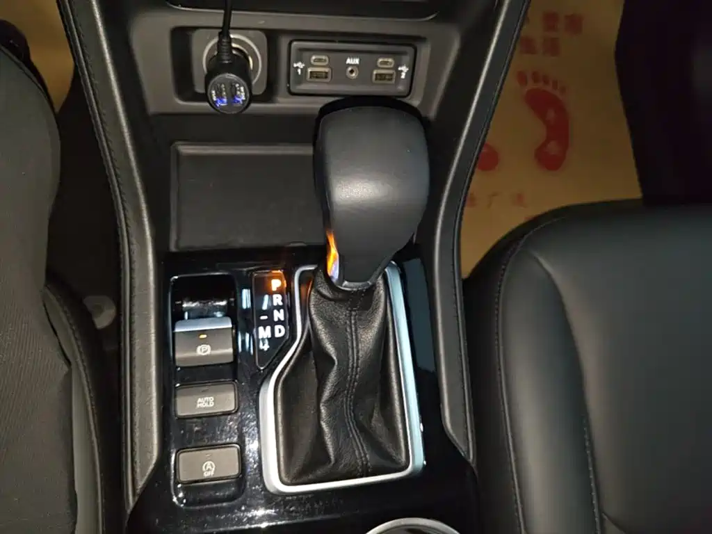 Jeep Grand Commander — миниатюра 14
