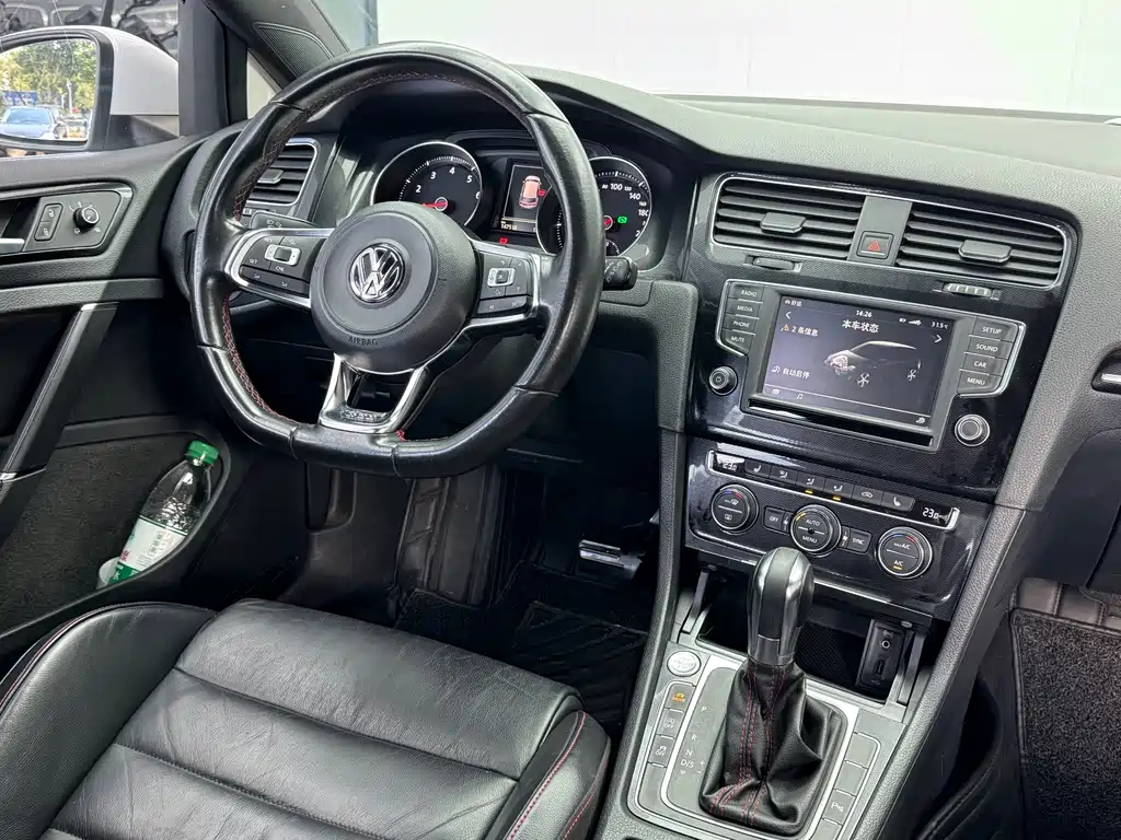 Volkswagen Golf GTI — миниатюра 11
