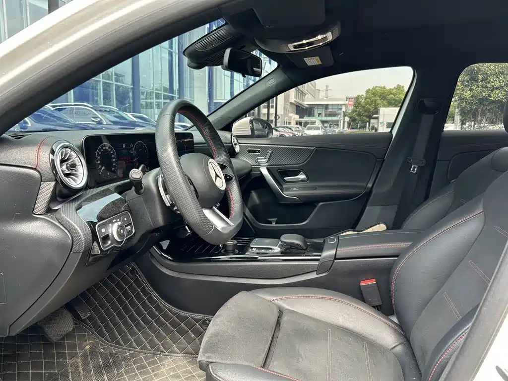 Mercedes-Benz A-Class — миниатюра 10