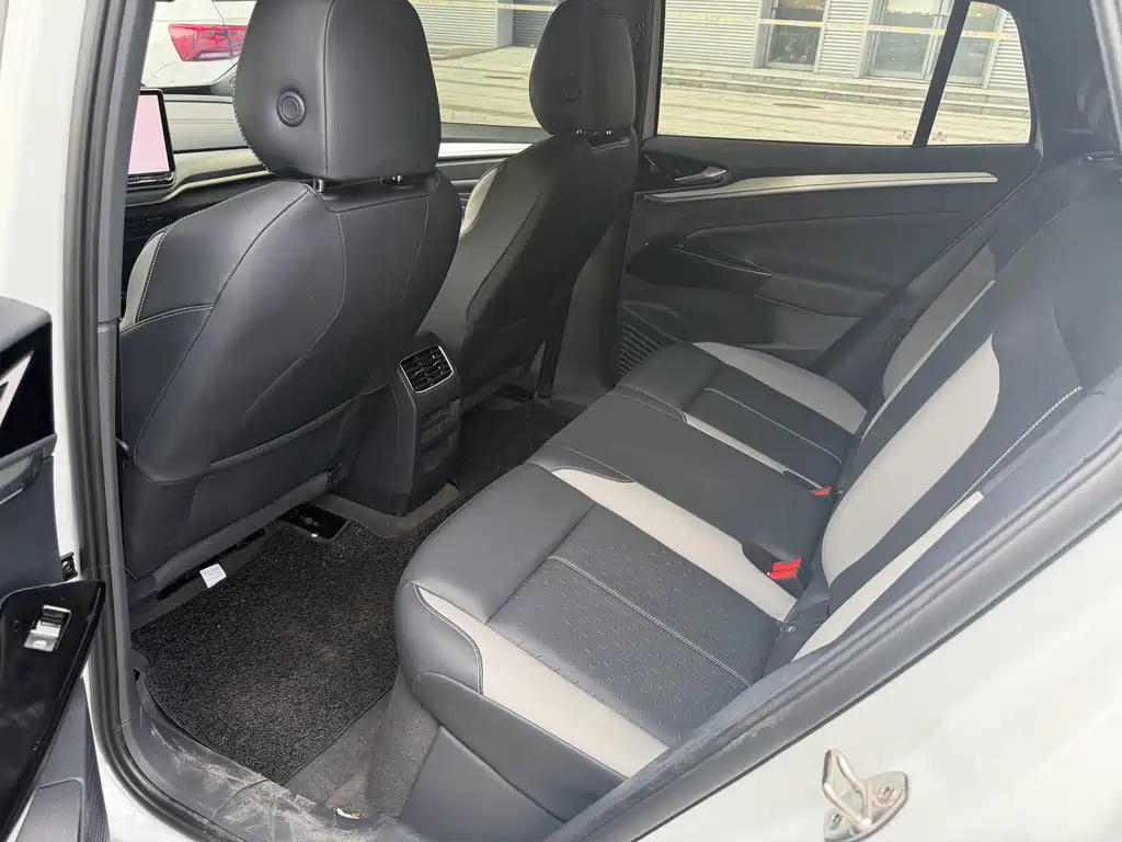 Volkswagen ID.4 Crozz — миниатюра 5