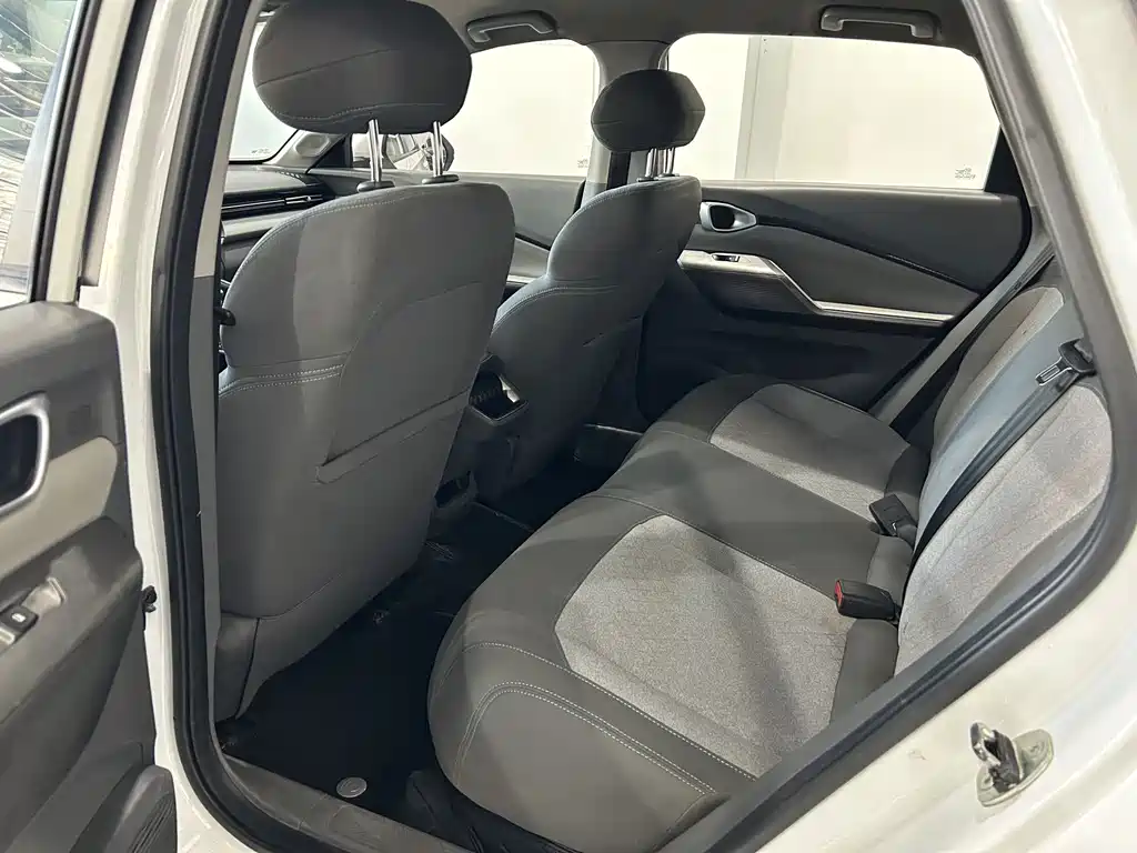 Baojun RC-5 — миниатюра 15