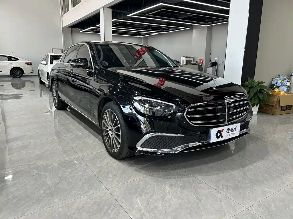 Mercedes-Benz E-Class — миниатюра 3