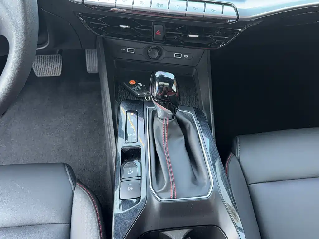 MG MG5 — миниатюра 15
