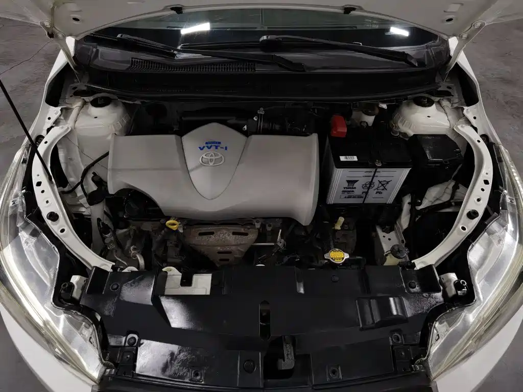 Toyota Yaris L — миниатюра 6