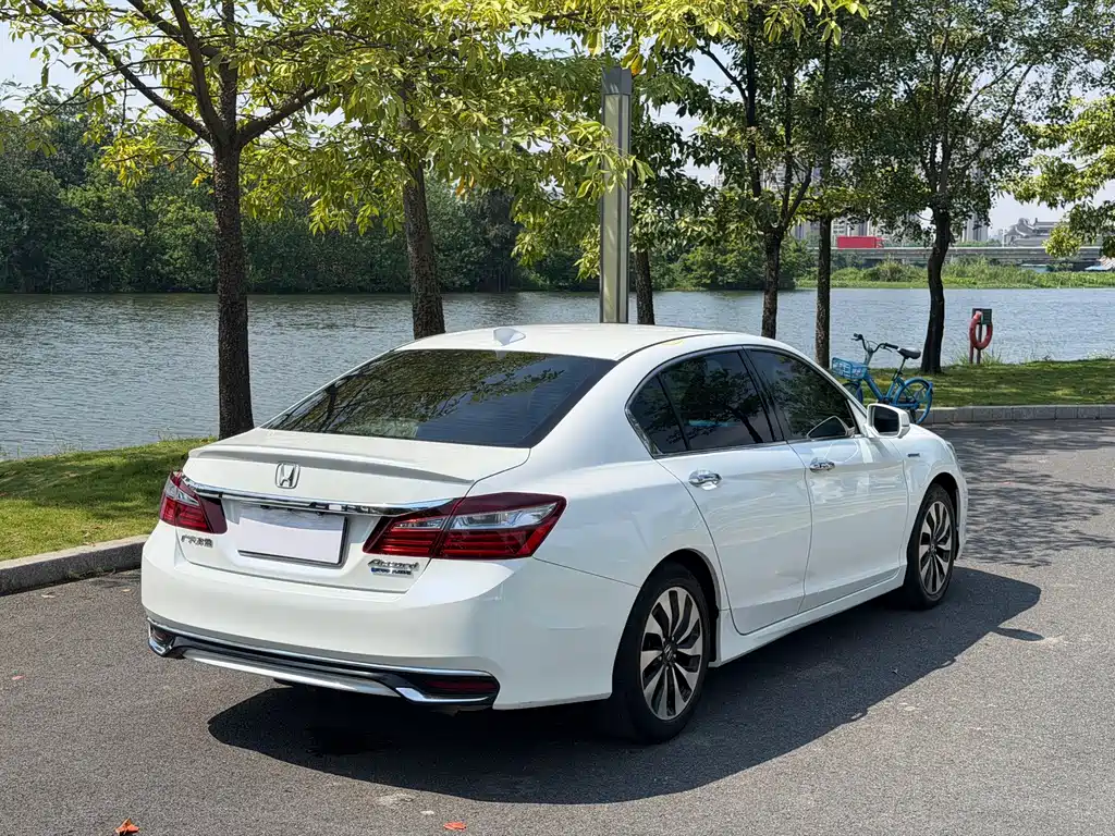 Honda Accord — миниатюра 4