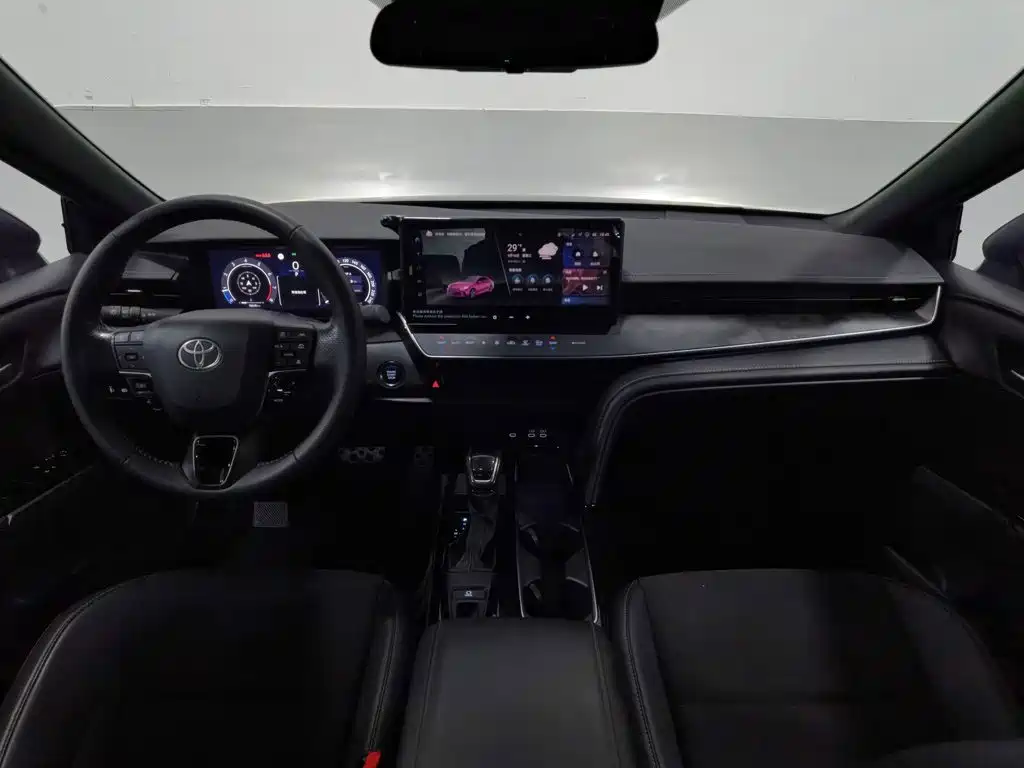 Toyota Camry — миниатюра 5
