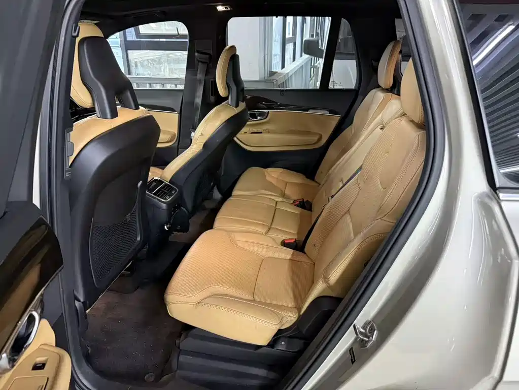 Volvo XC90 — миниатюра 5