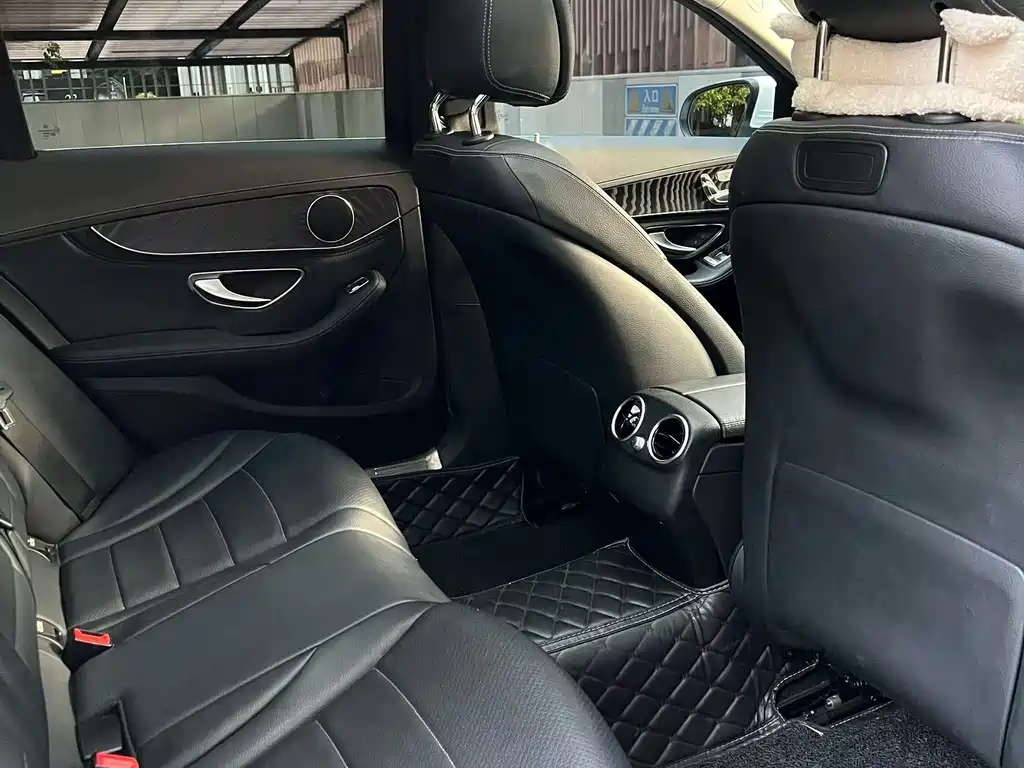 Mercedes-Benz C-Class — миниатюра 8