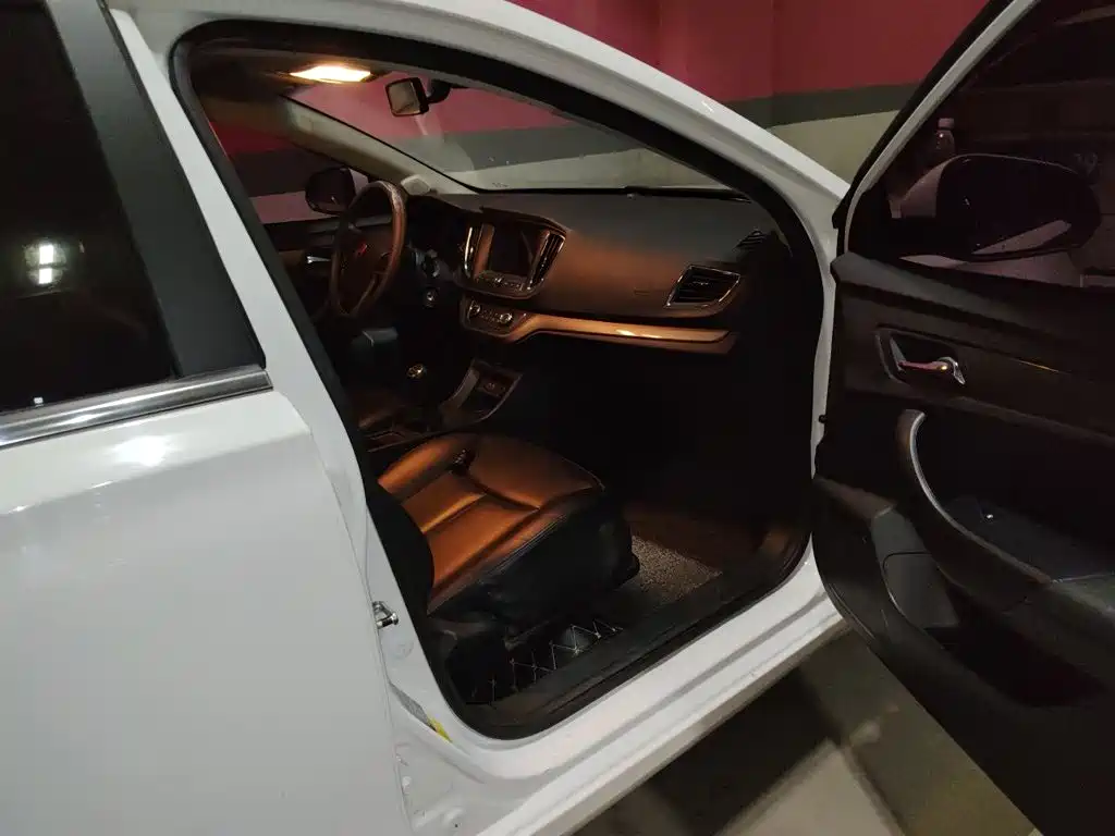 Roewe 360 — миниатюра 19
