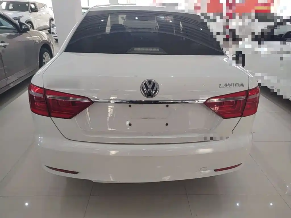 Volkswagen Lavida — миниатюра 6
