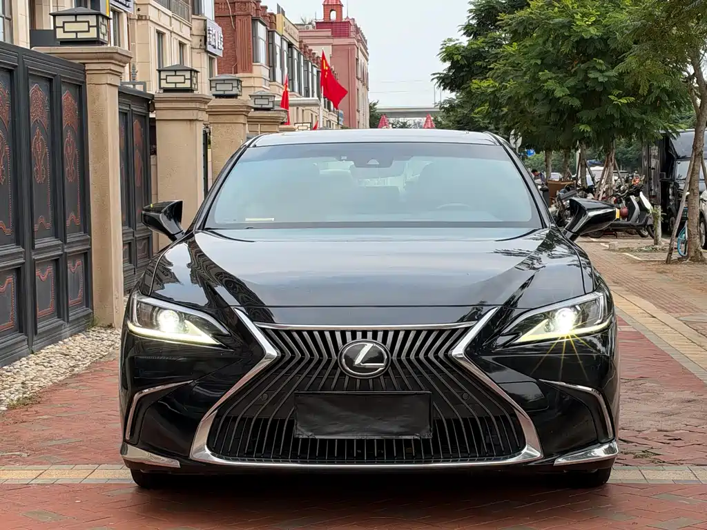 Lexus ES — миниатюра 2