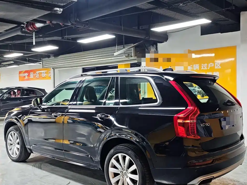 Volvo XC90 — миниатюра 9
