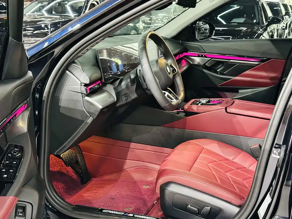 BMW 5 Series — миниатюра 4