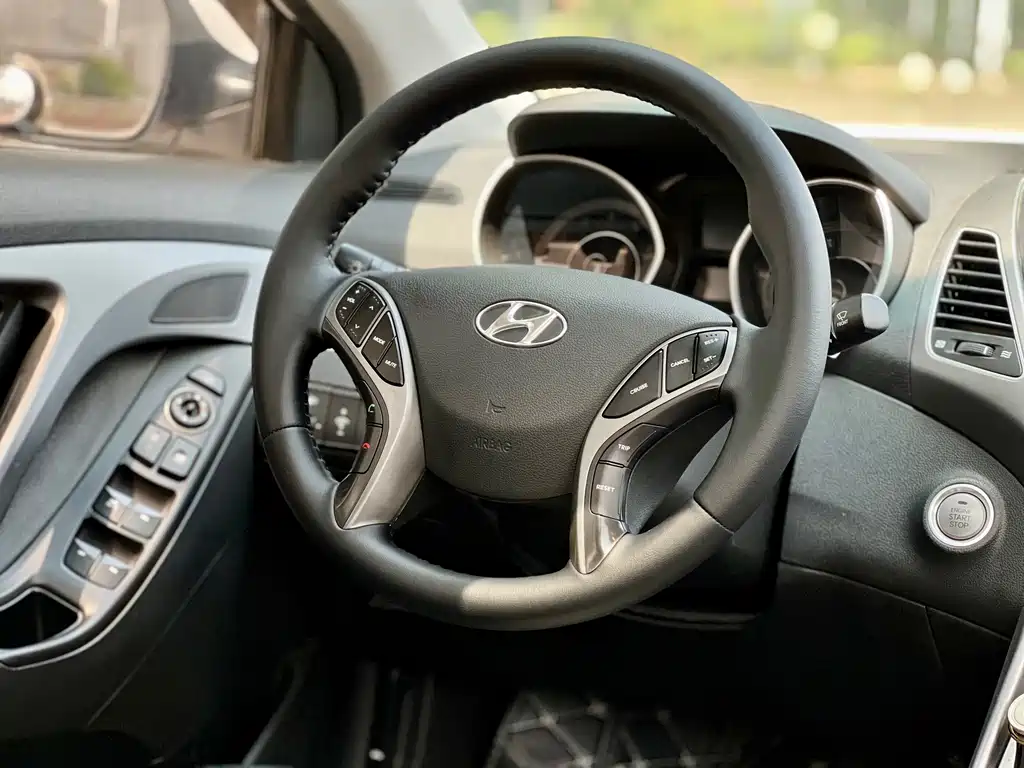 Hyundai Elantra Langdong — миниатюра 11