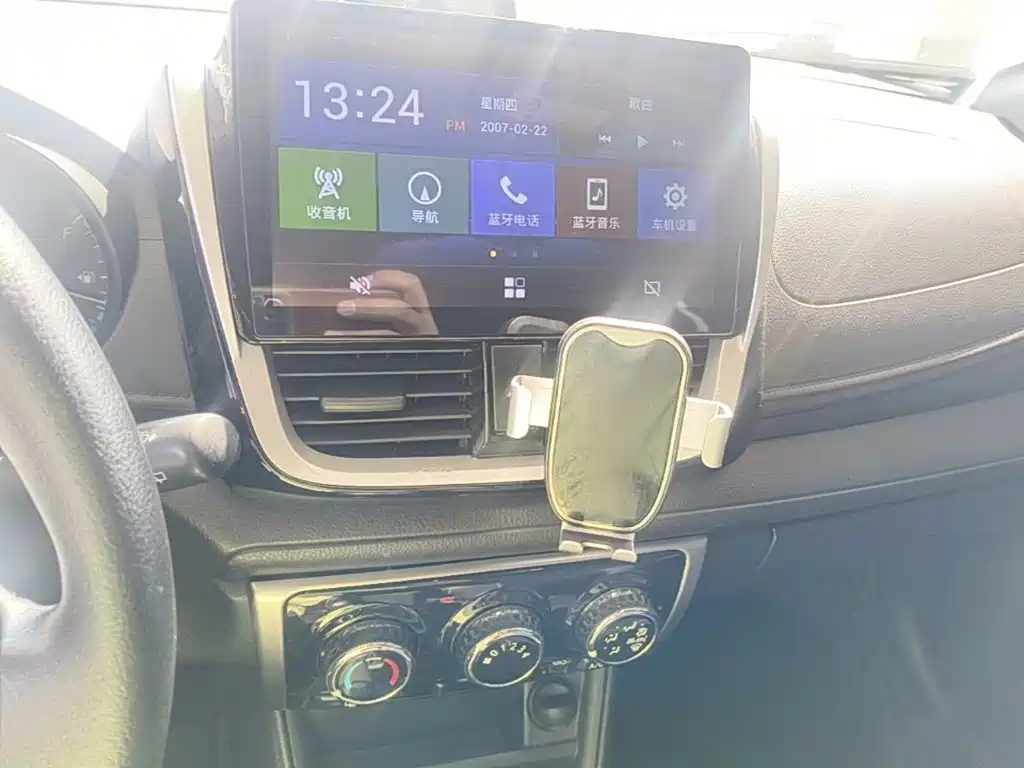 Toyota Yaris L — миниатюра 13