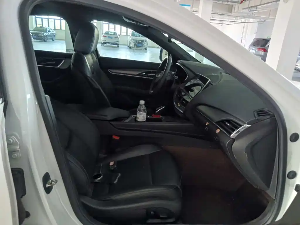 Cadillac CT5 — миниатюра 11
