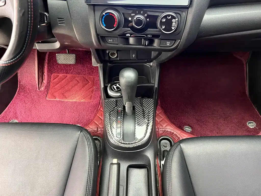 Honda Fit — миниатюра 10