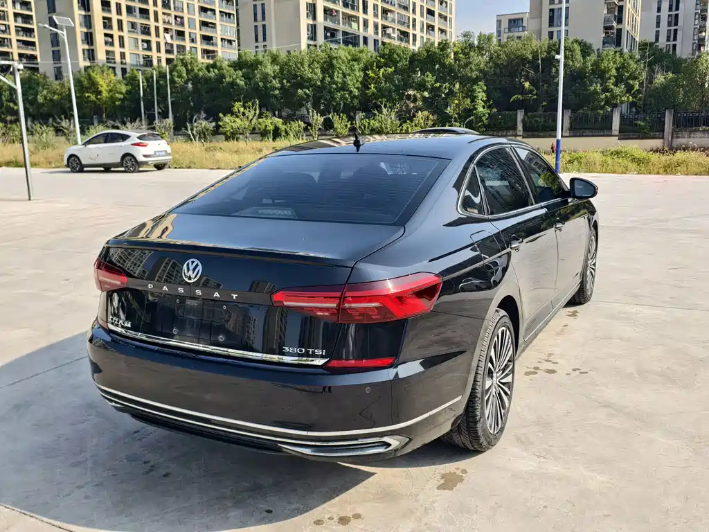 Volkswagen Passat — миниатюра 6