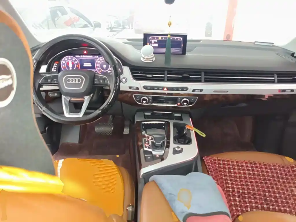Audi Q7 — миниатюра 10