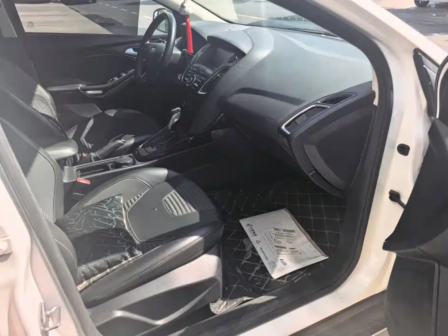 Ford Focus — миниатюра 8
