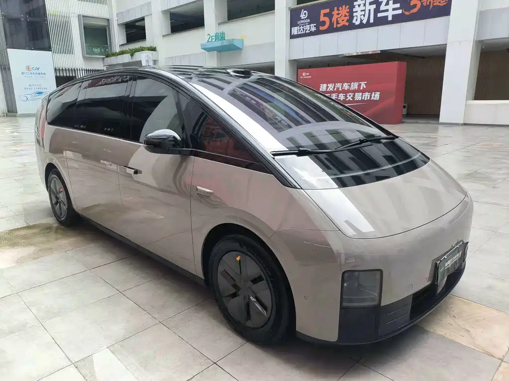 Li Auto Li MEGA — миниатюра 3