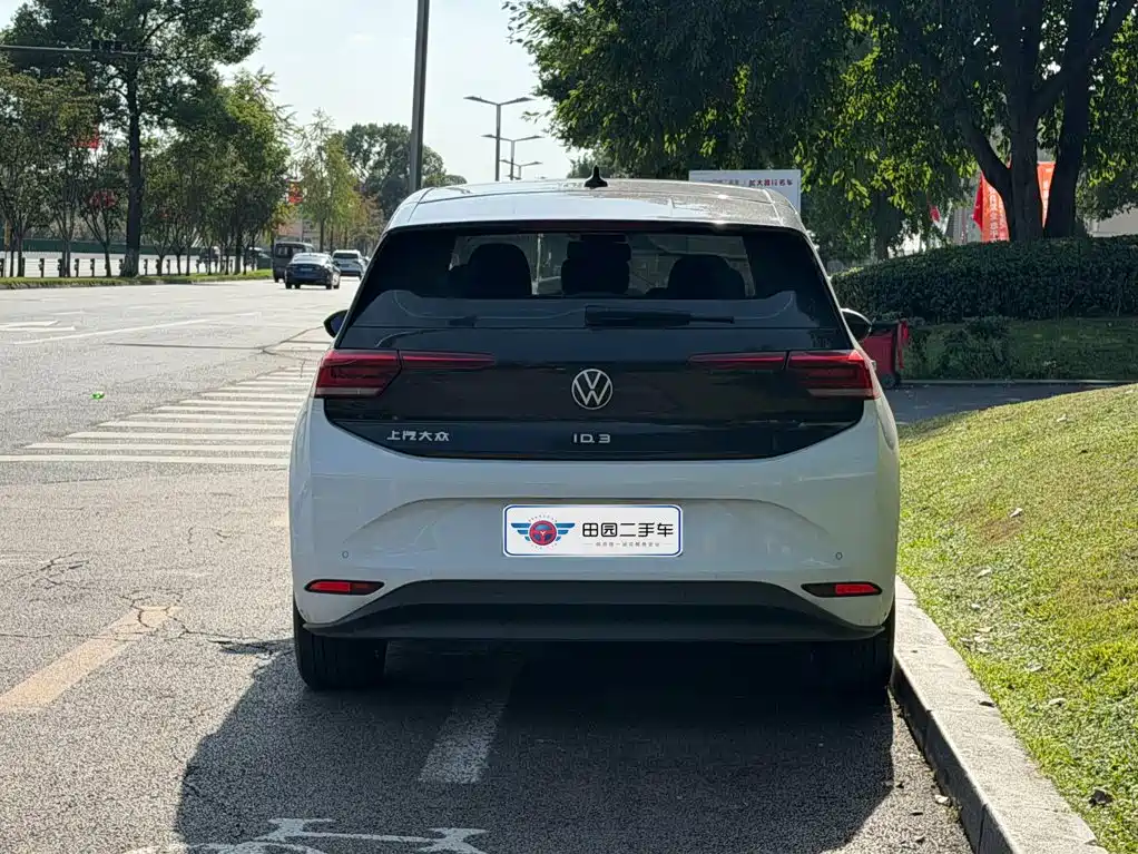 Volkswagen ID.3 — миниатюра 5