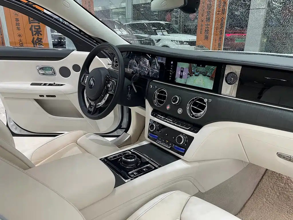 Rolls-Royce Ghost — миниатюра 6