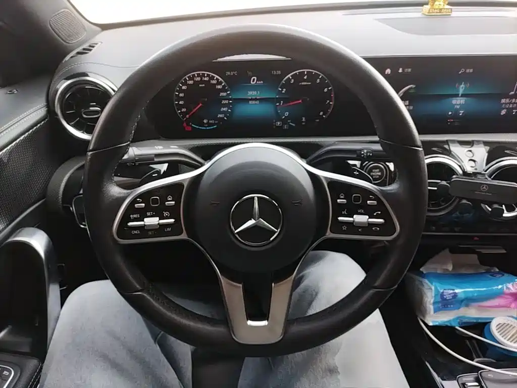 Mercedes-Benz A-Class — миниатюра 11
