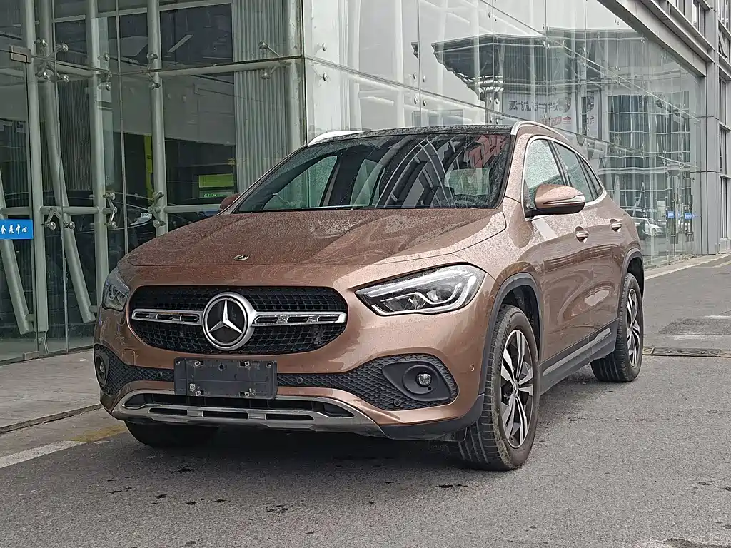 MERCEDES-BENZ GLA