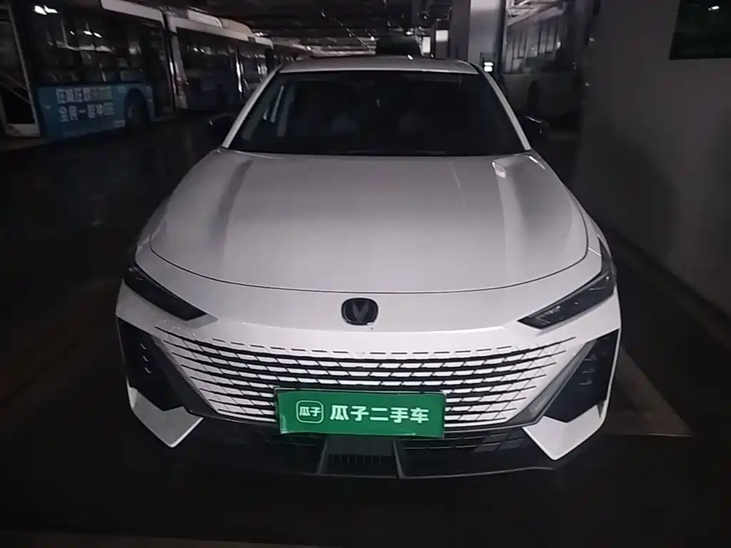 Changan UNI-V iDD — миниатюра 2