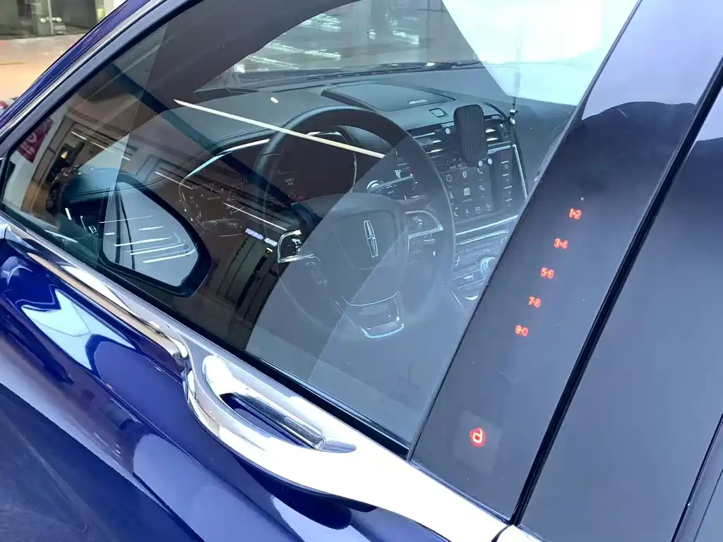 Lincoln Continental — миниатюра 7
