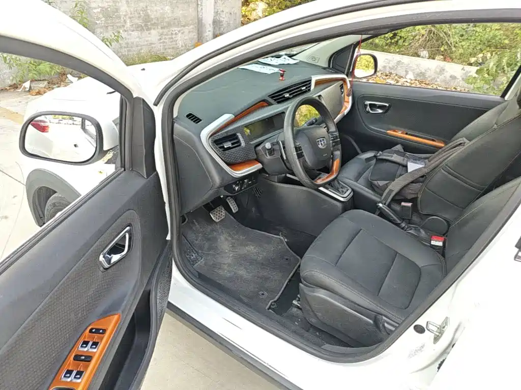 Geely Vision X1 — миниатюра 16