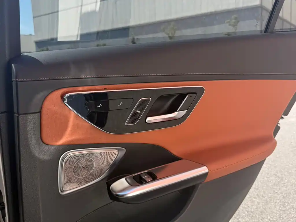 Mercedes-Benz C-Class — миниатюра 12