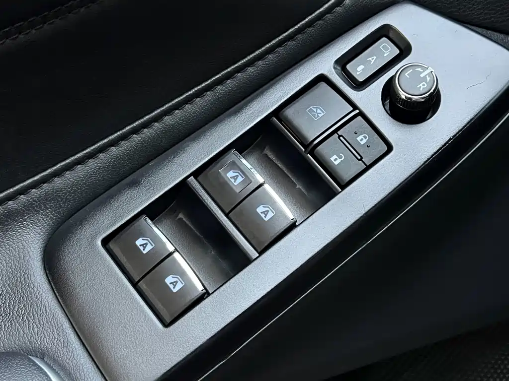 Toyota Avalon — миниатюра 14