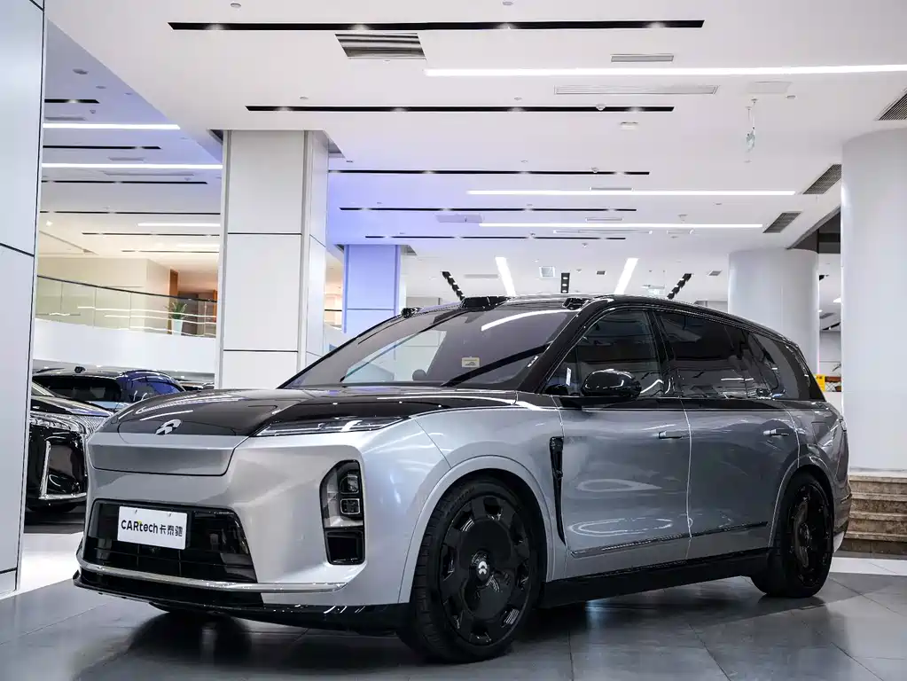 NIO ES8