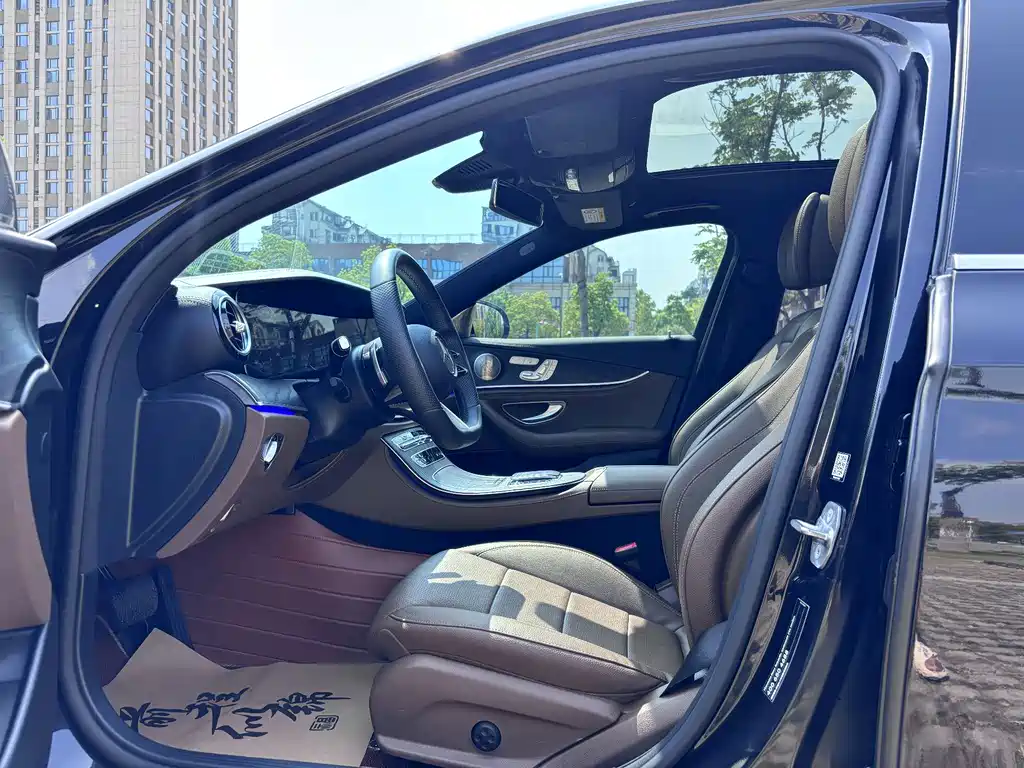 Mercedes-Benz E-Class — миниатюра 4