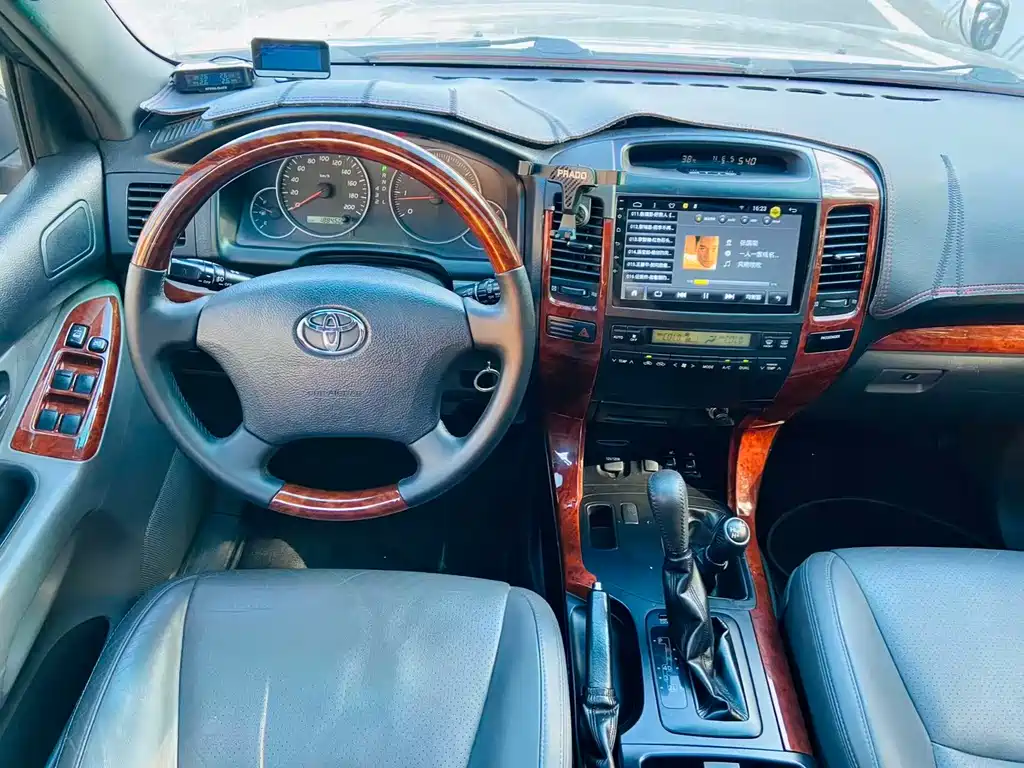 Toyota Land Cruiser Prado 2006 4.0L AT VX