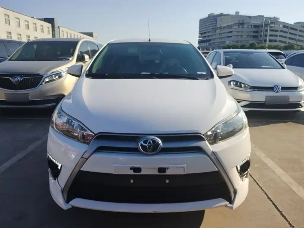 Toyota Yaris L — миниатюра 3