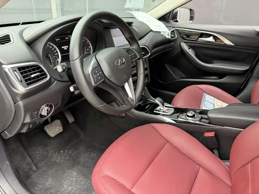 Infiniti QX30 — миниатюра 6