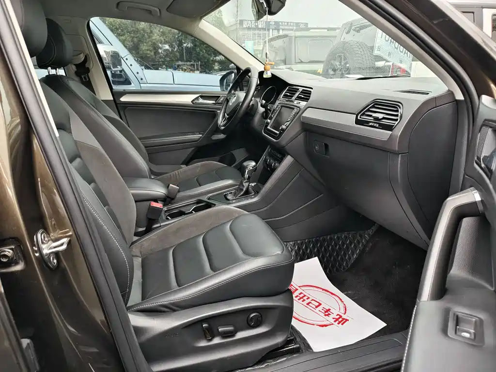 Volkswagen Tiguan L — миниатюра 9