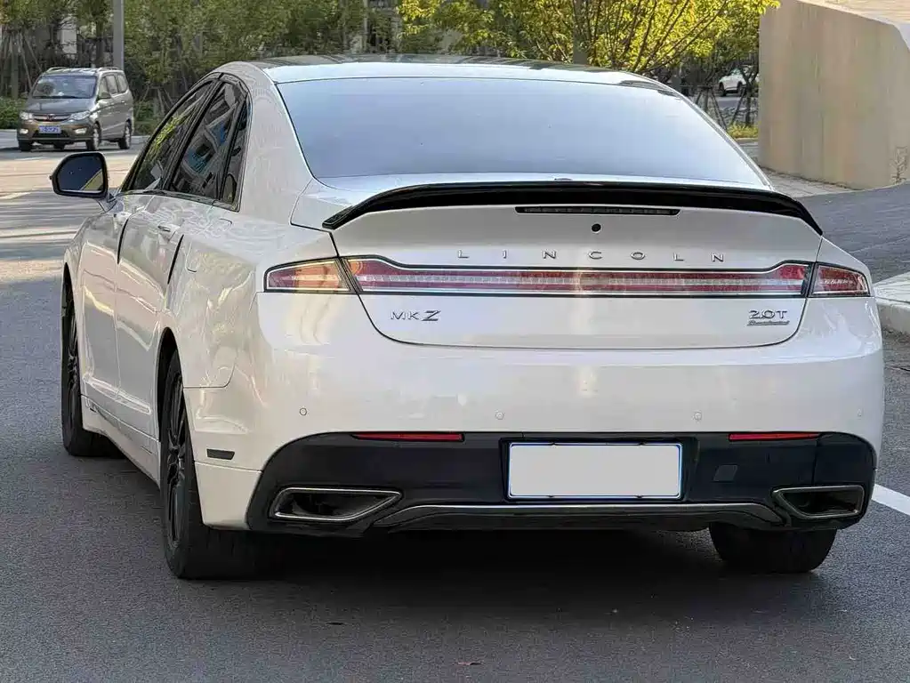 Lincoln MKZ — миниатюра 4