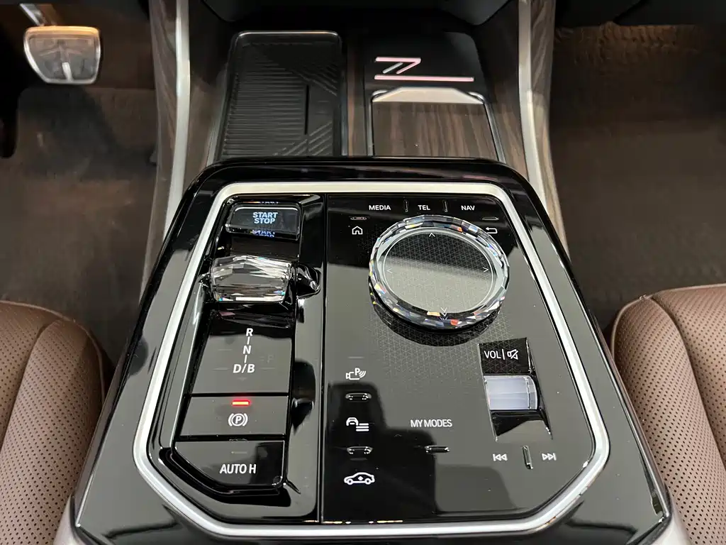 BMW i7 — миниатюра 9