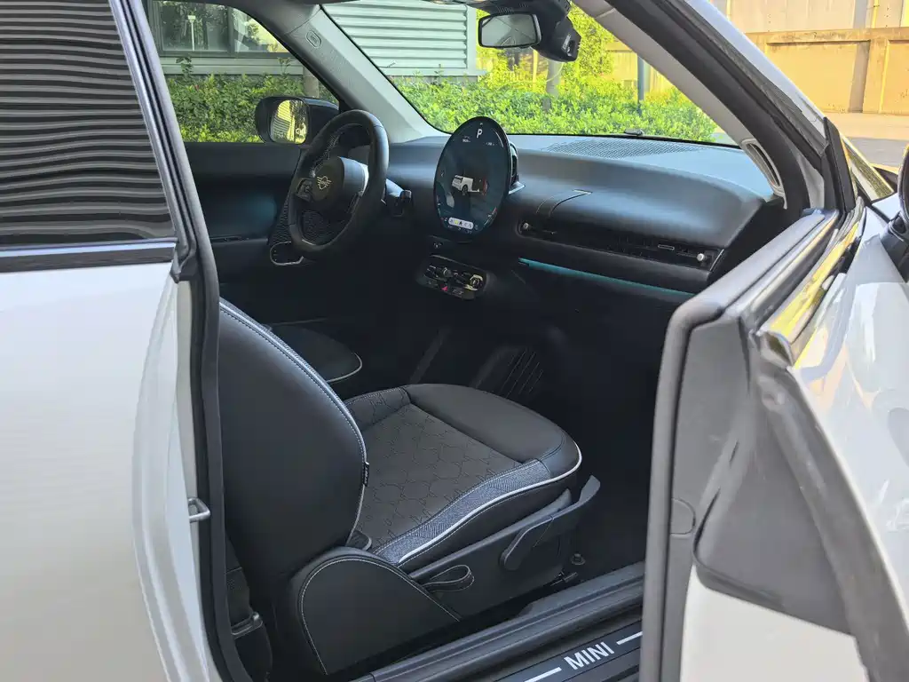 MINI MINI COOPER EV — миниатюра 3
