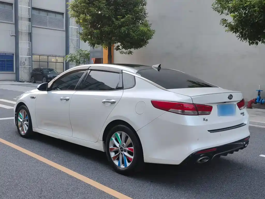 Kia K5 — миниатюра 4